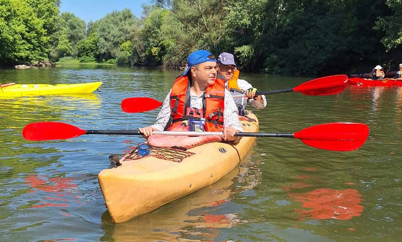 Над 50 с лодки по река Марица в националния воден поход